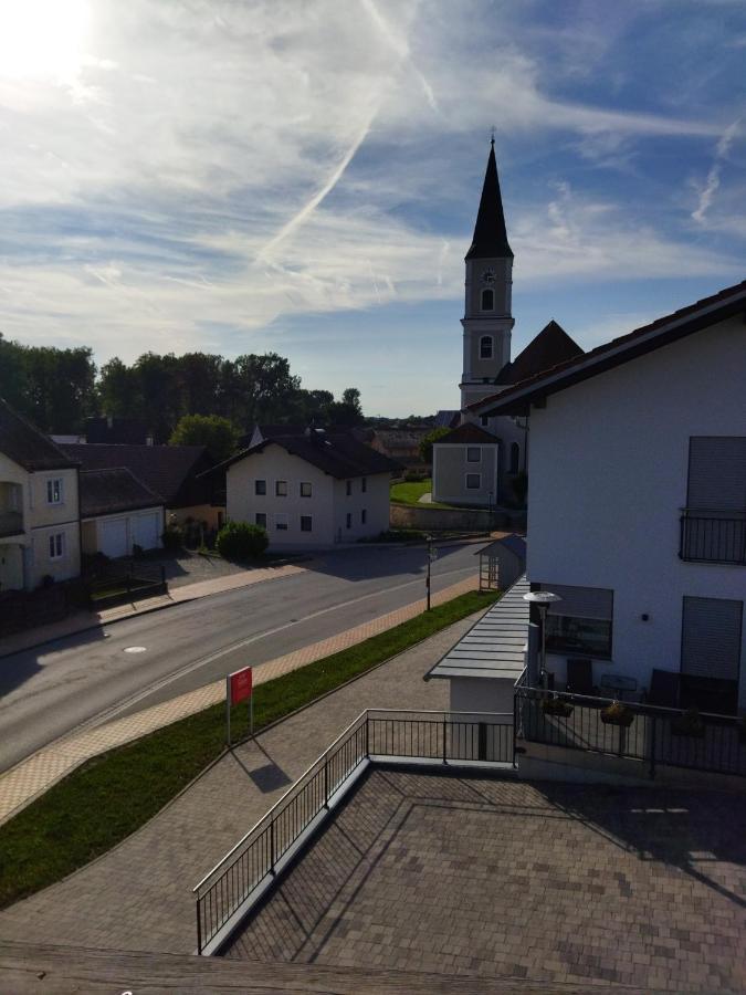 Aussergewoehnliche Atelierferienwohnung Mit Balkon An Der Donau Winzer المظهر الخارجي الصورة